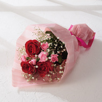 母の日　バラとスプレー カーネーションの花束